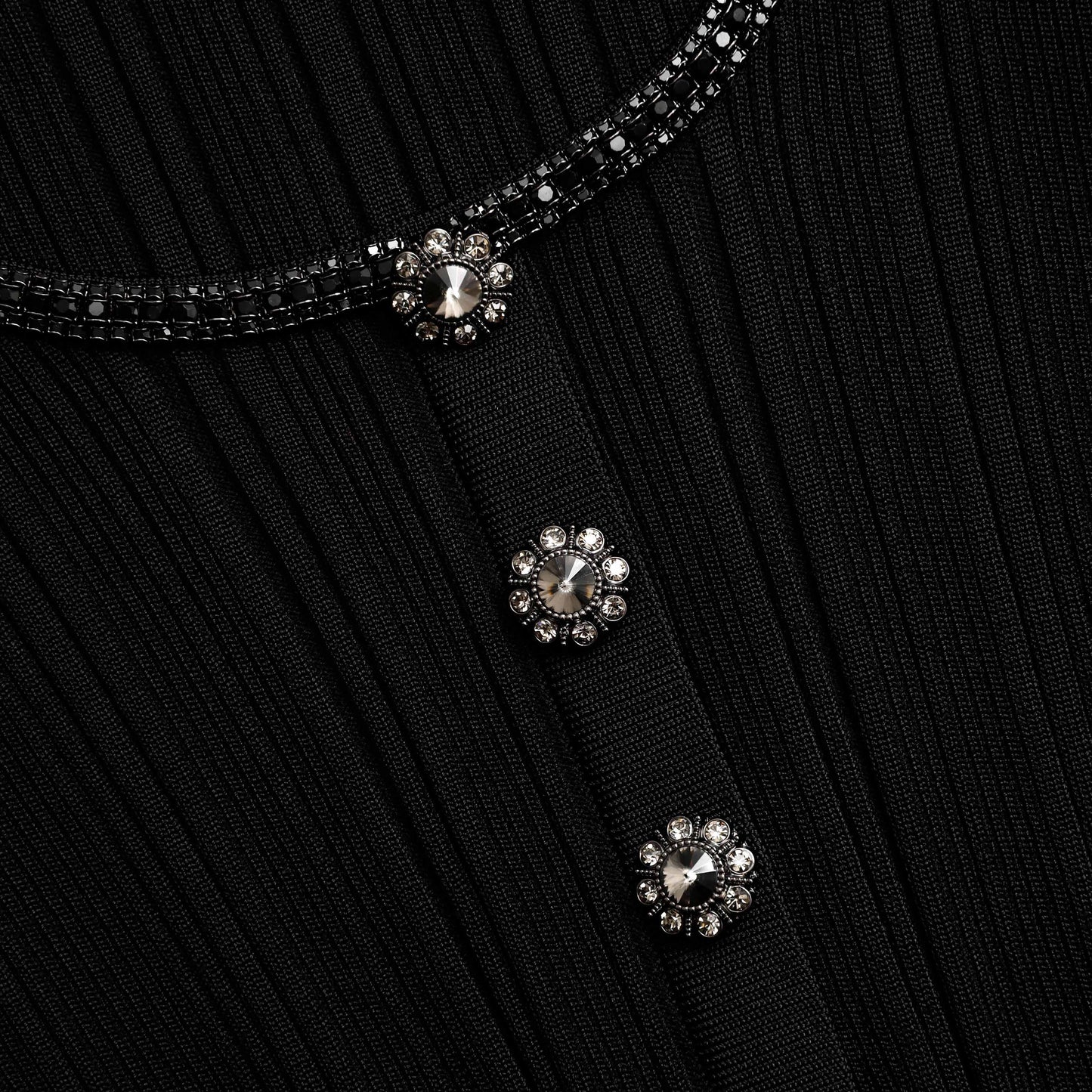 Siyah Süslemeli Örgü Üst