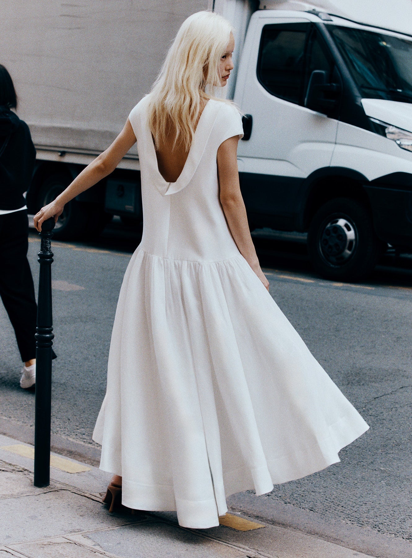 Beyaz Saten Ramie Midi Elbise