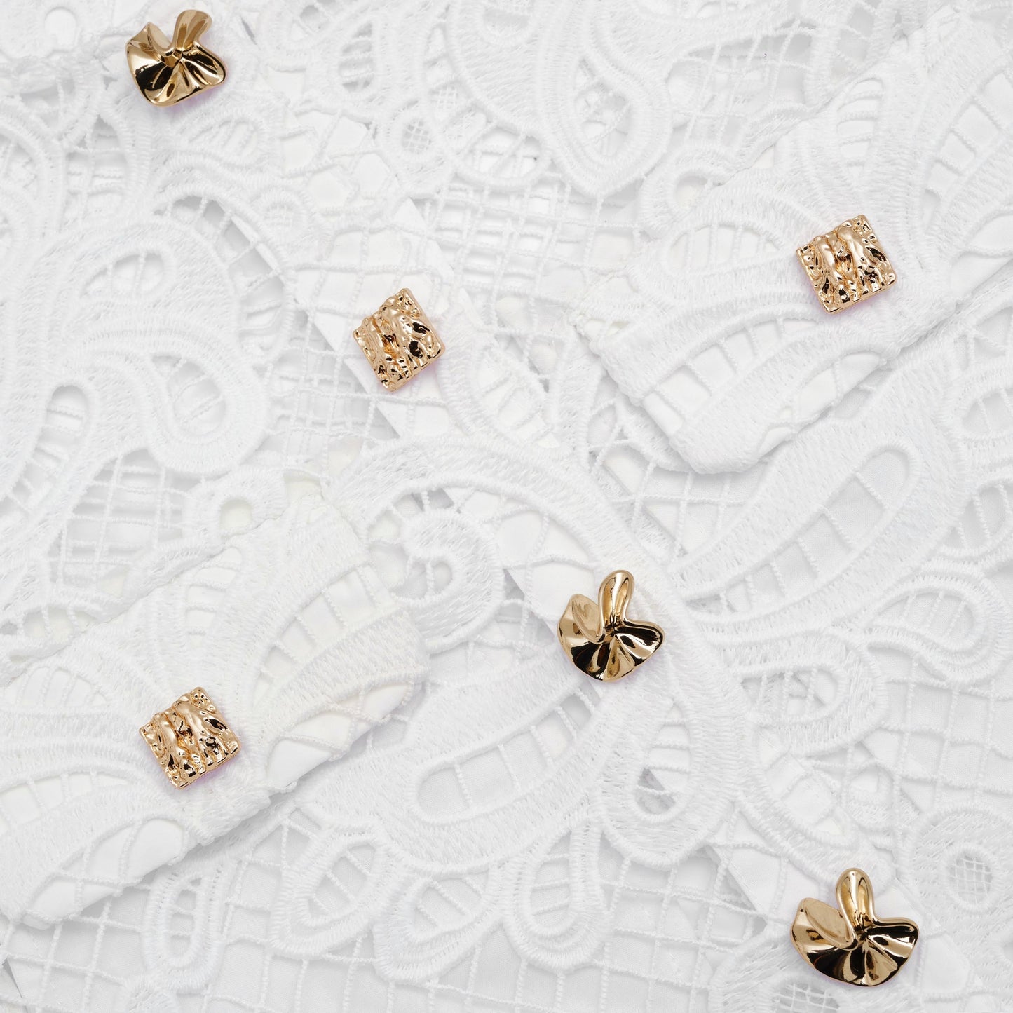 Beyaz Gipür Dantel Üst