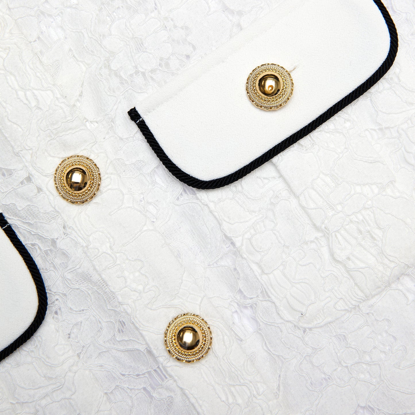 Beyaz Dantel Kontrast Yaka Üst