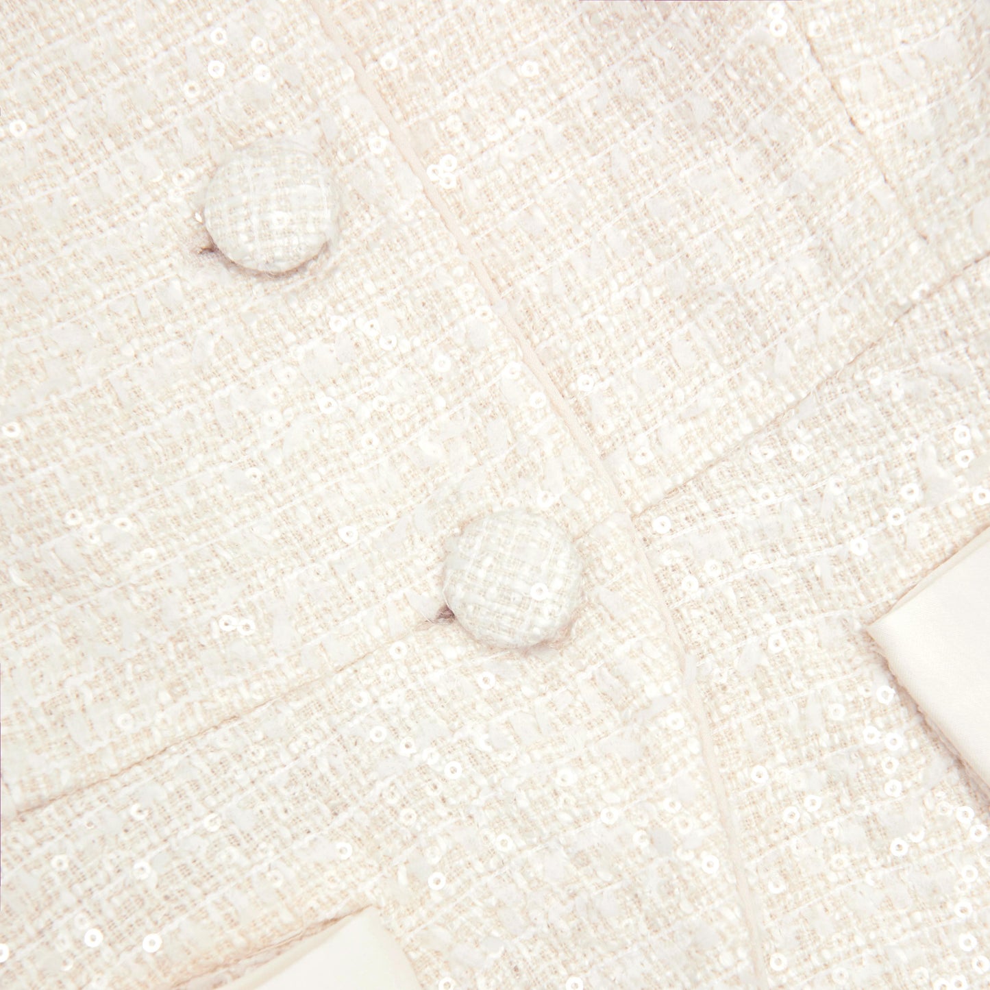 Krem Buklet Fiyonk Detaylı Üst