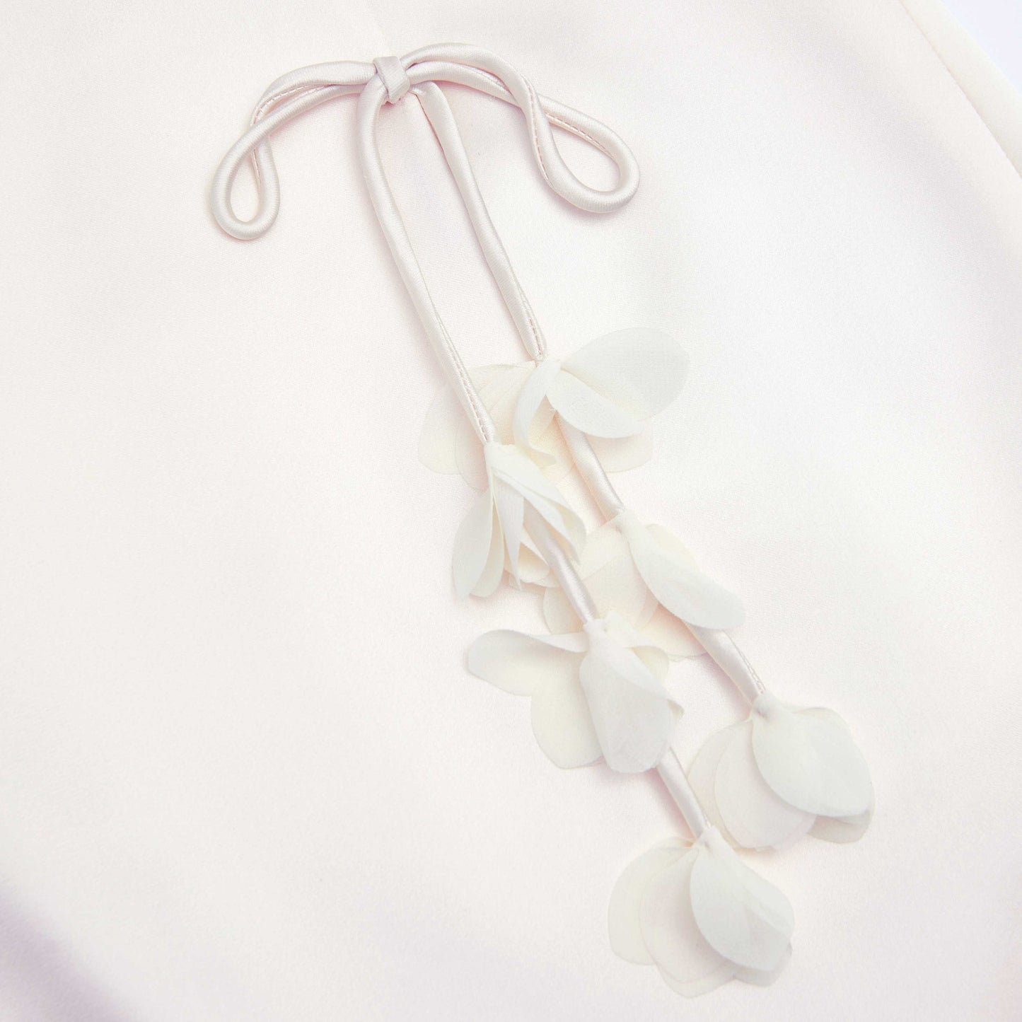 Krem 3D Çiçek Saten Midi Etek