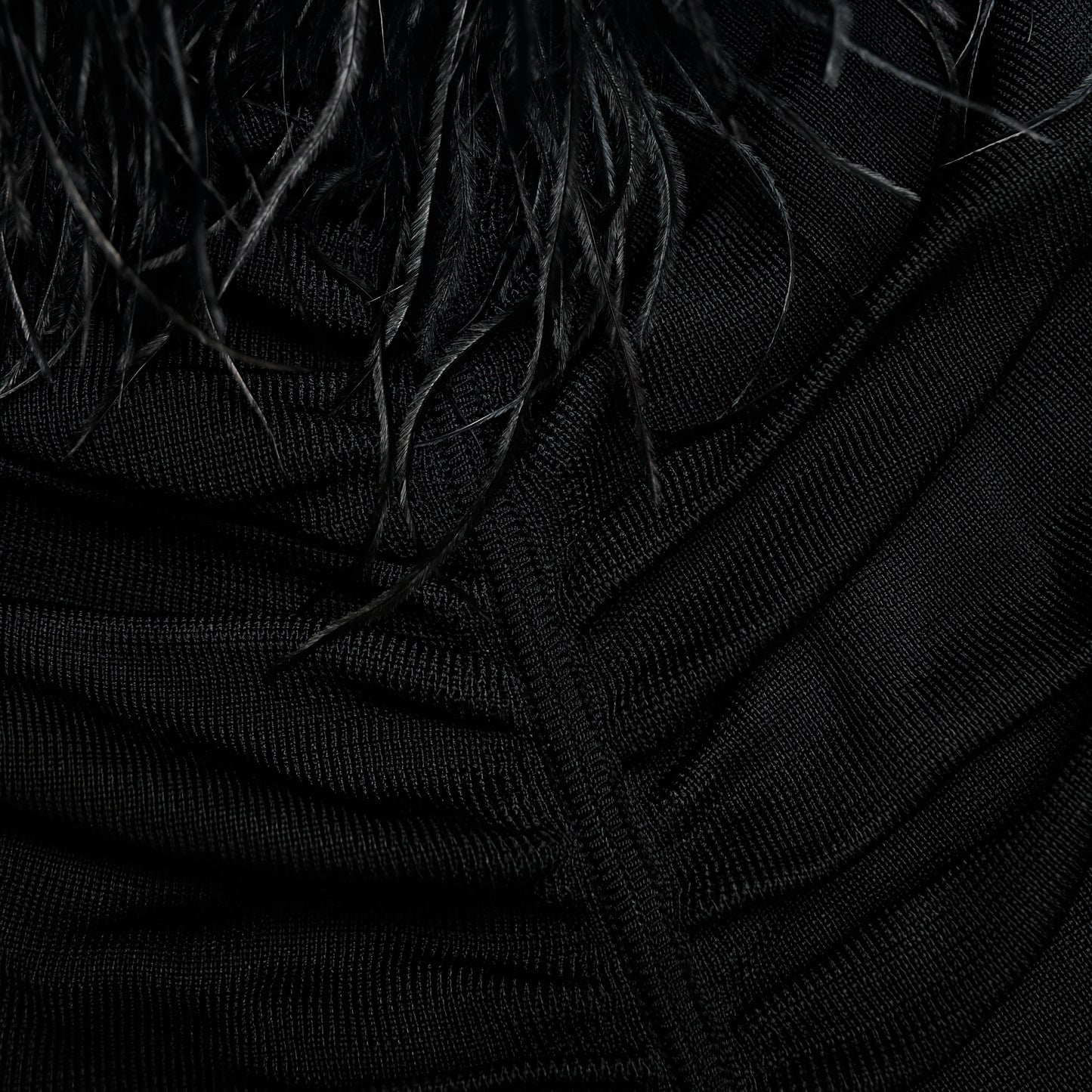 Siyah Tüylü Viskon Örgü Üst