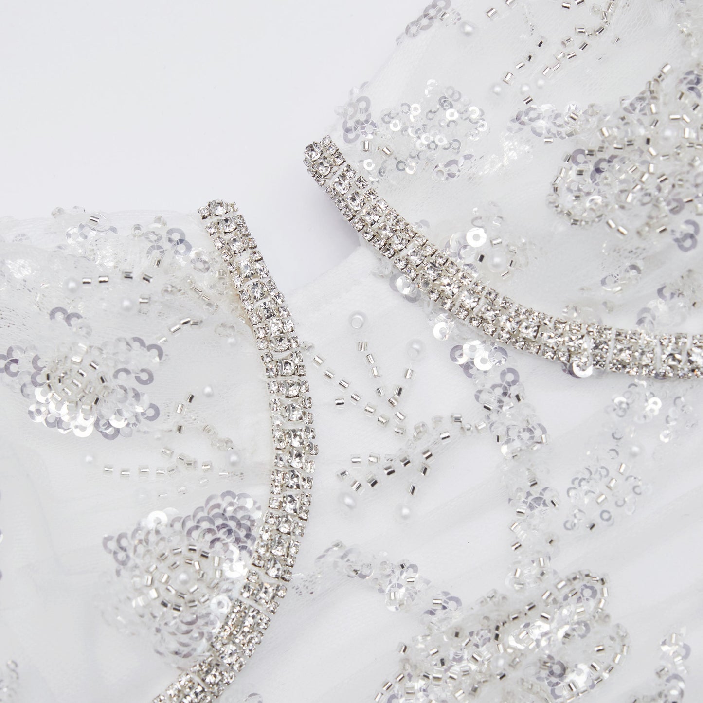 Beyaz Pullu Dantel Mini Elbise