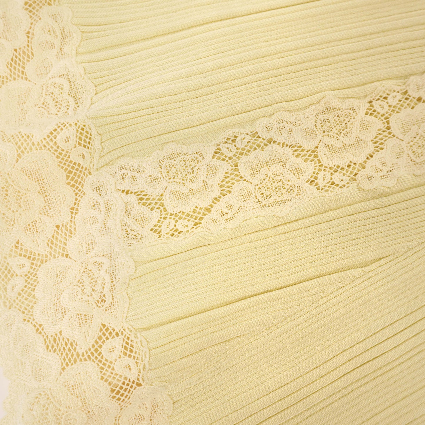 Sarı Örgü Dantel Ekli Midi Elbise