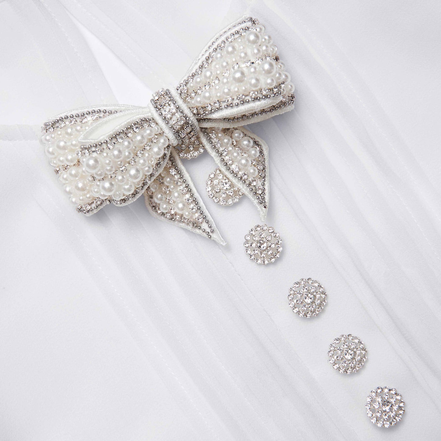 Beyaz Şifon Volanlı Üst