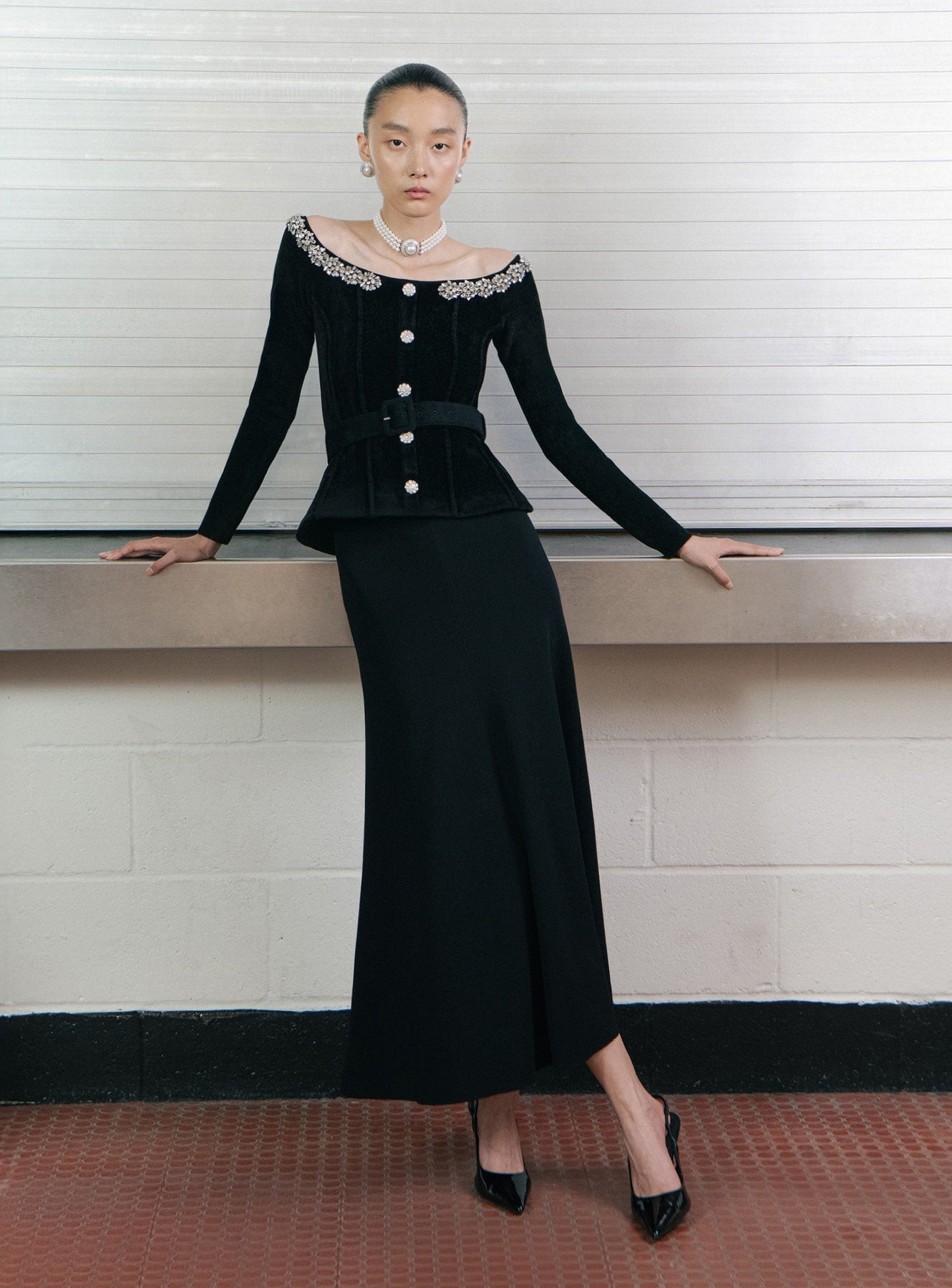 Siyah Şönil Örgü Kristal Kenarlı Midi Elbise