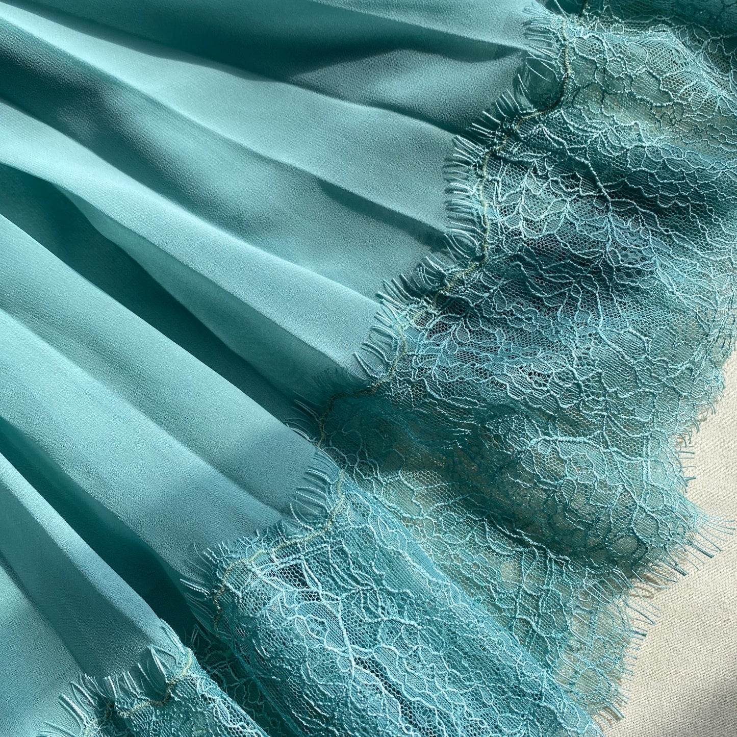 Adaçayı Dantelli Midi Elbise