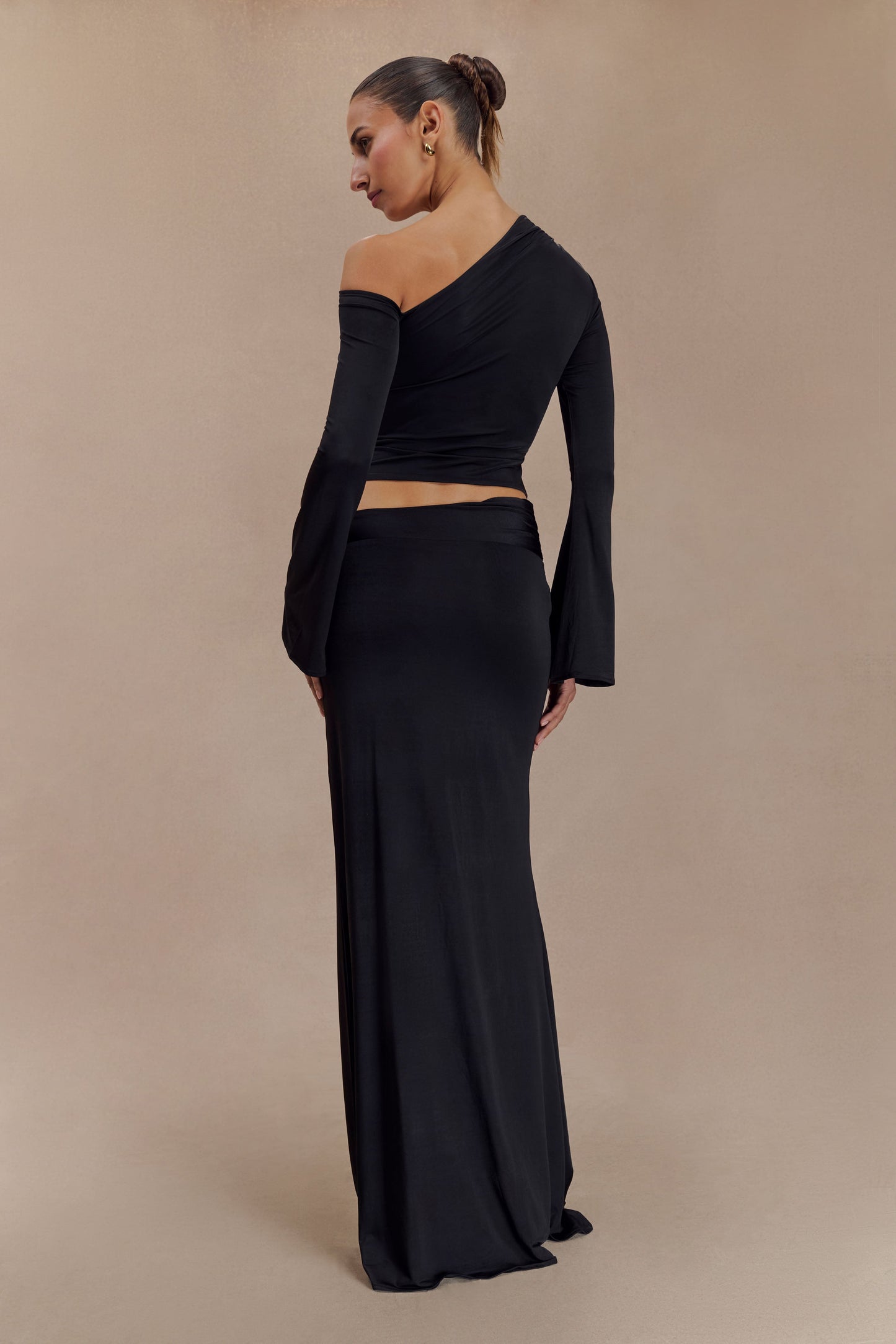 Ainsley Çiçekli Aksesuarlı Asimetrik Uzun Etek - Siyah