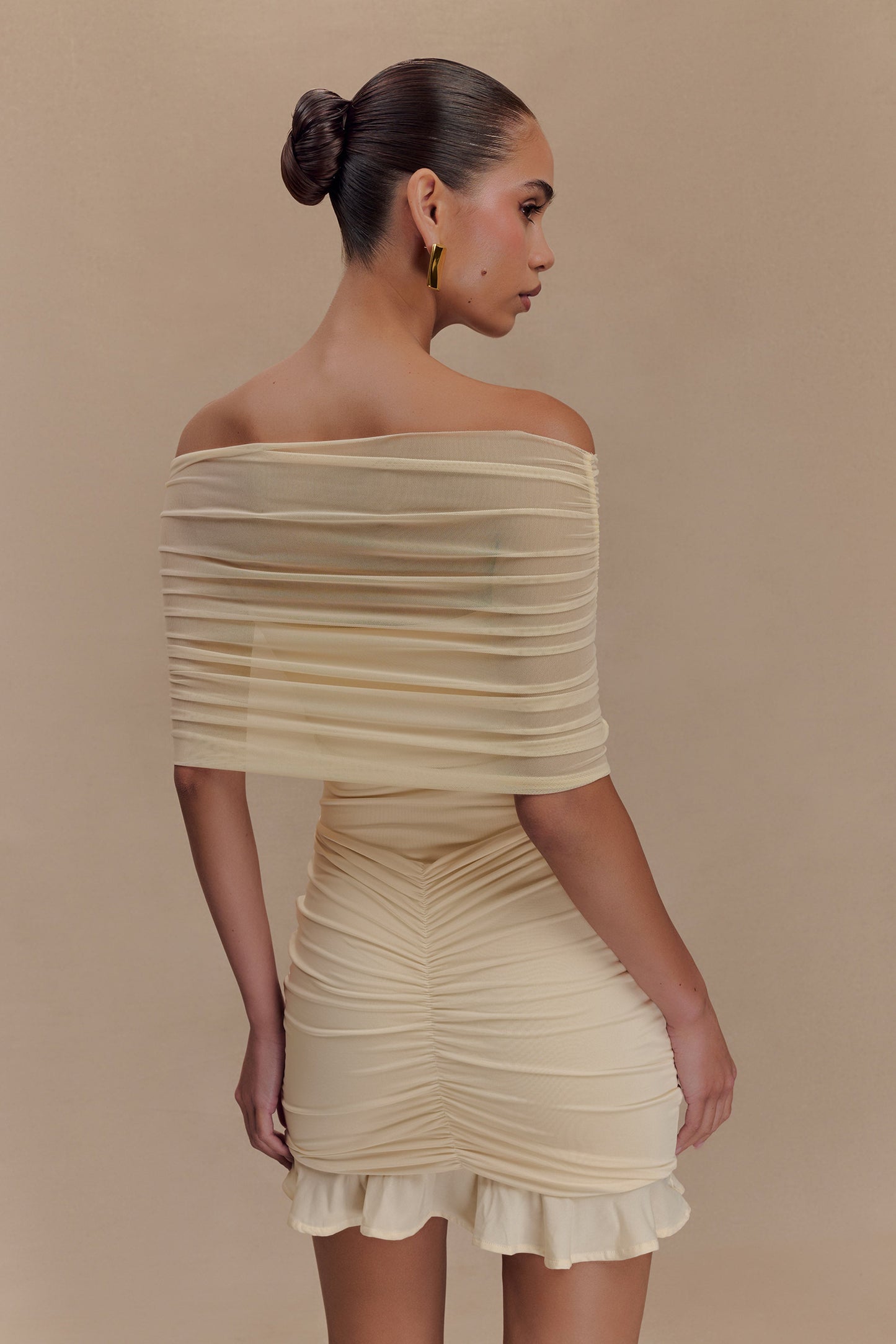 Caspian Slinky Ve Fileli Omuz Açık Mini Elbise - Fildişi