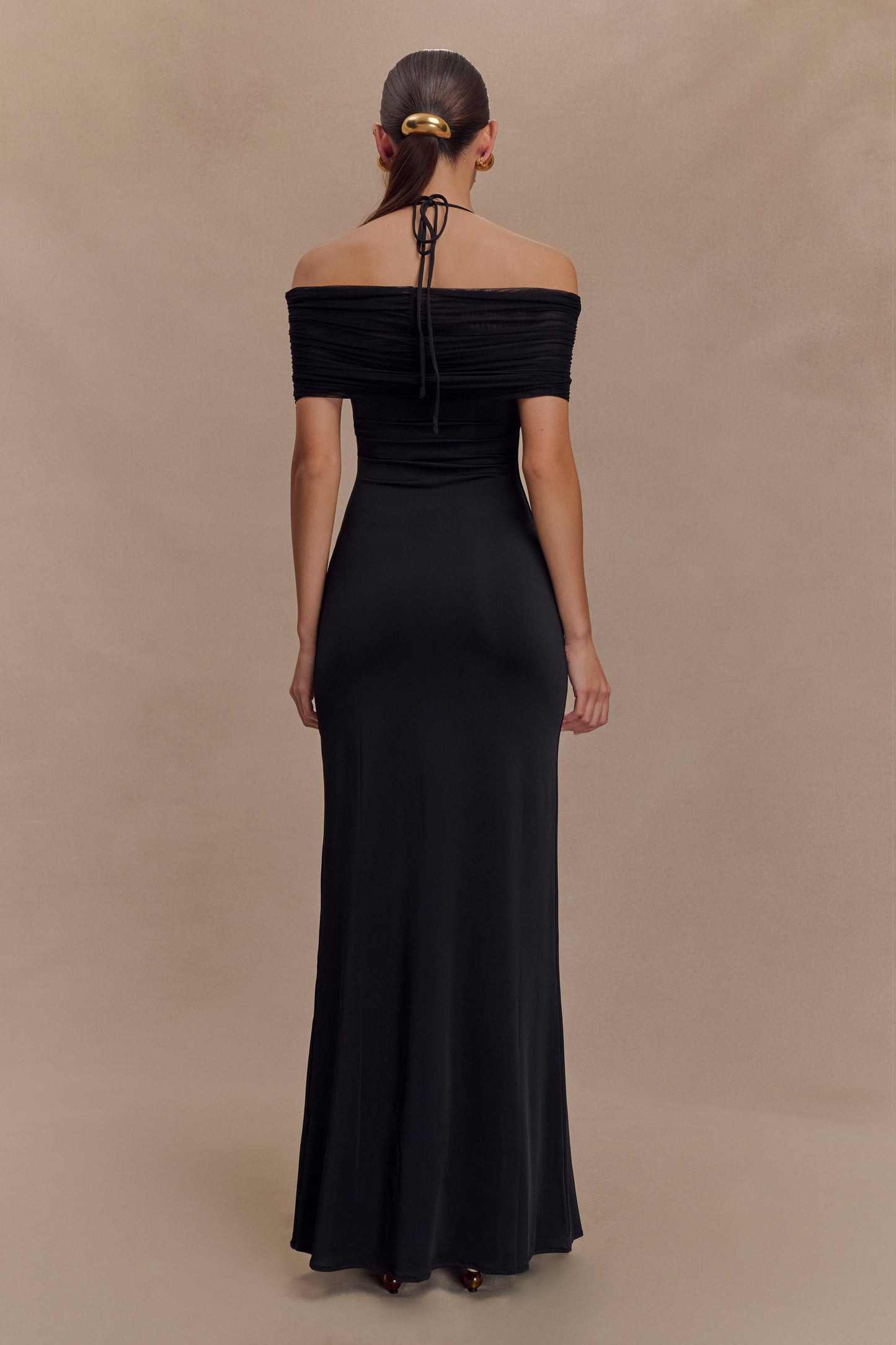Bernadina Mesh Ve Slinky Halter Uzun Elbise - Siyah