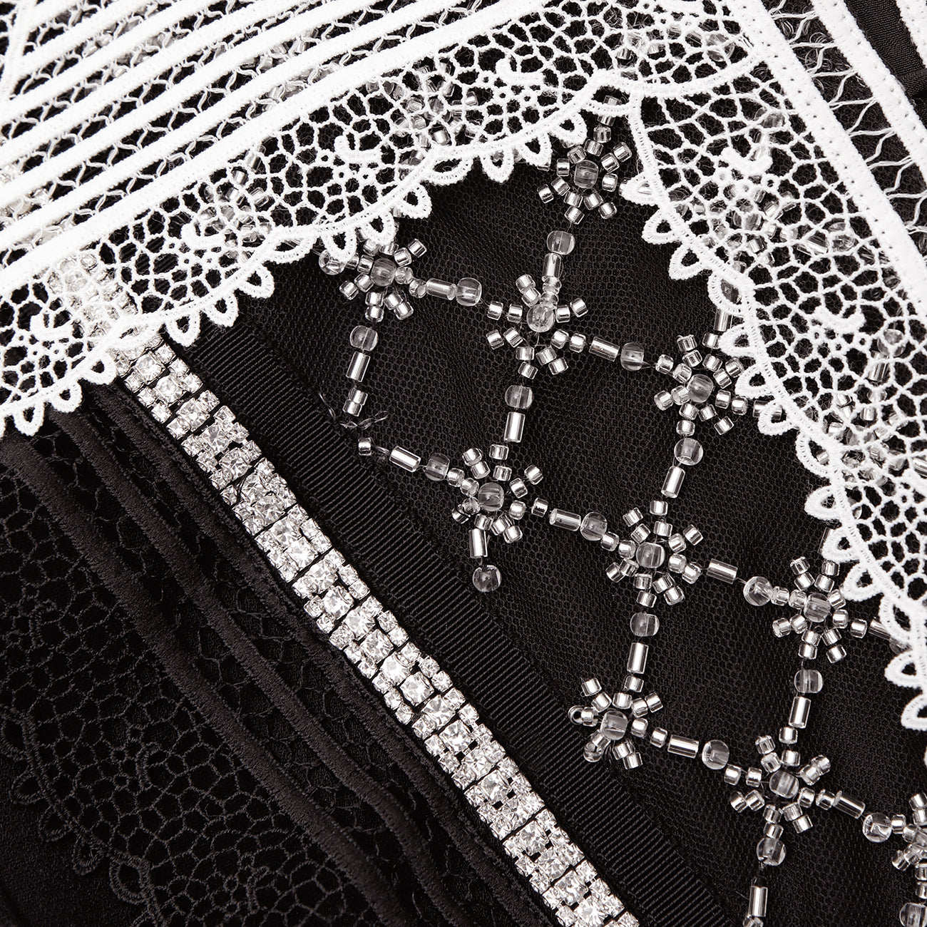 Siyah Süslemeli Puf Kollu Mini Elbise