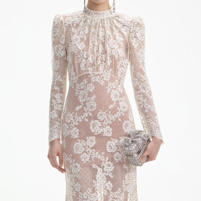 Beyaz Taşlı Dantel Uzun Elbise