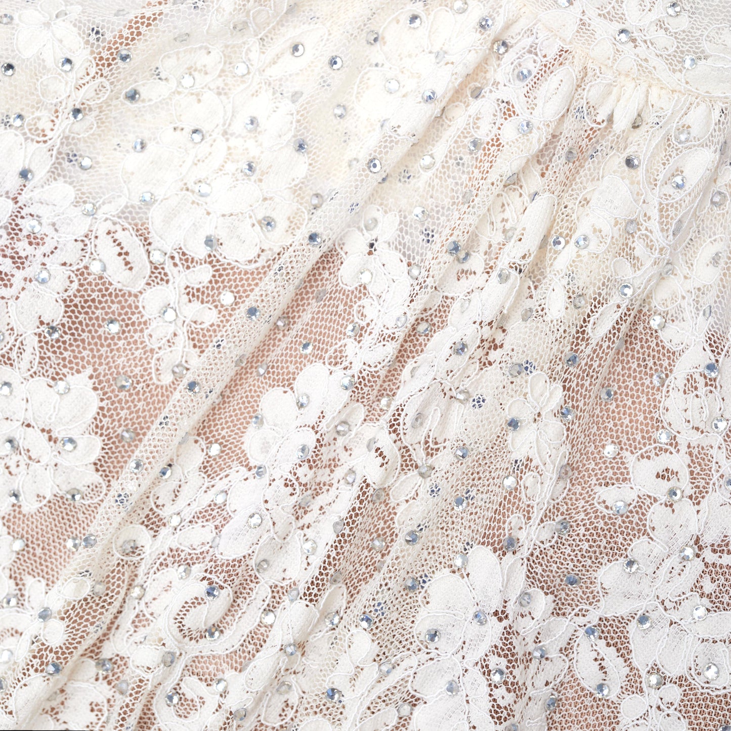 Beyaz Taşlı Dantel Uzun Elbise