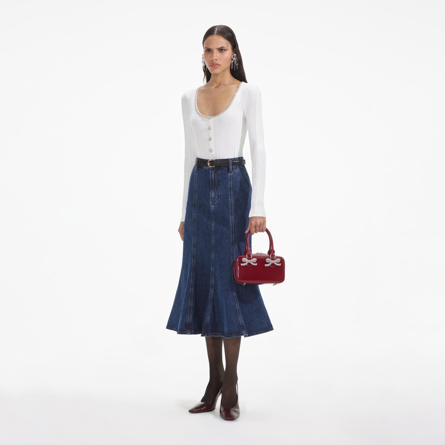 Beyaz Süslemeli Örgü Üst