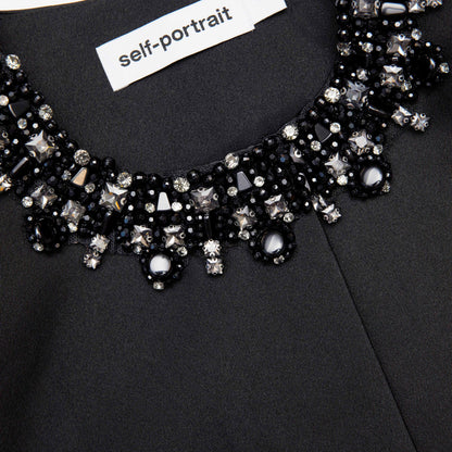 Siyah Tafta Süslemeli Kenarlı Ceket