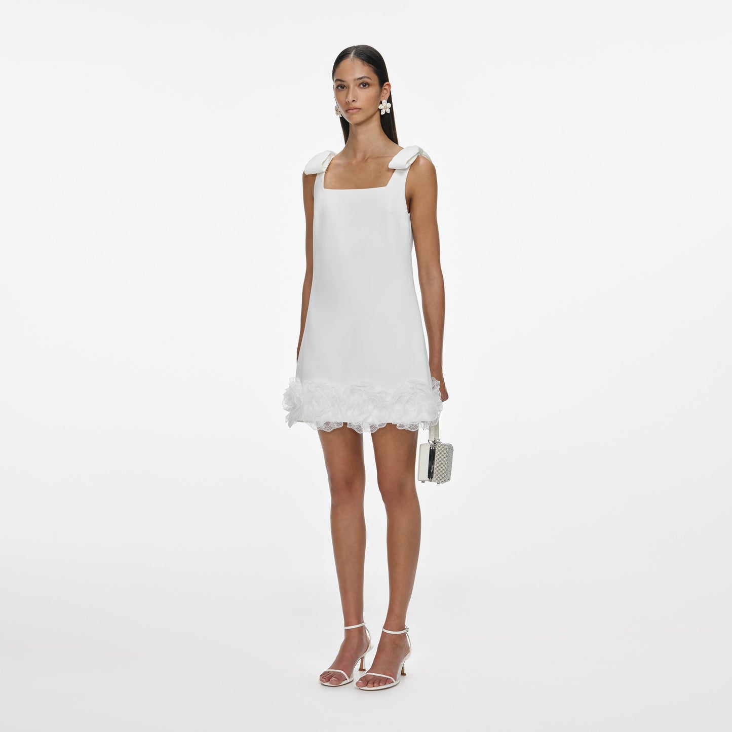 Beyaz Krep 3D Çiçekli Mini Elbise