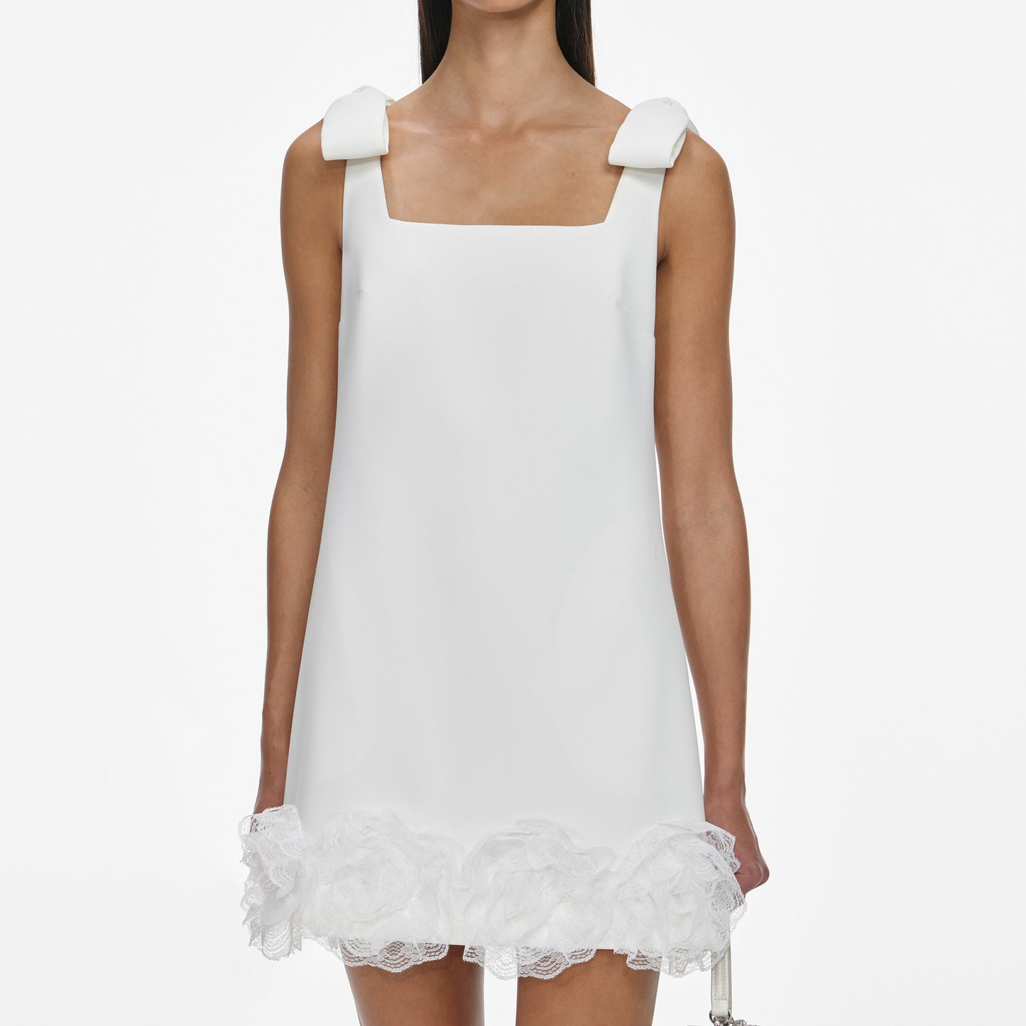 Beyaz Krep 3D Çiçekli Mini Elbise