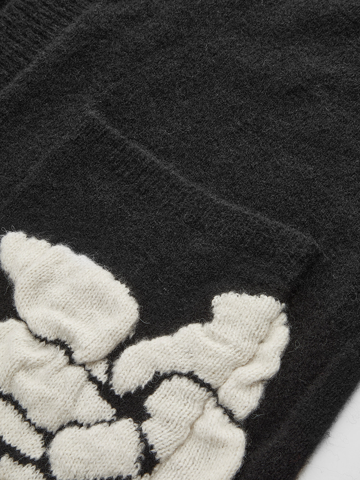 Yün Karışımlı Örgü Çiçekli Hırka