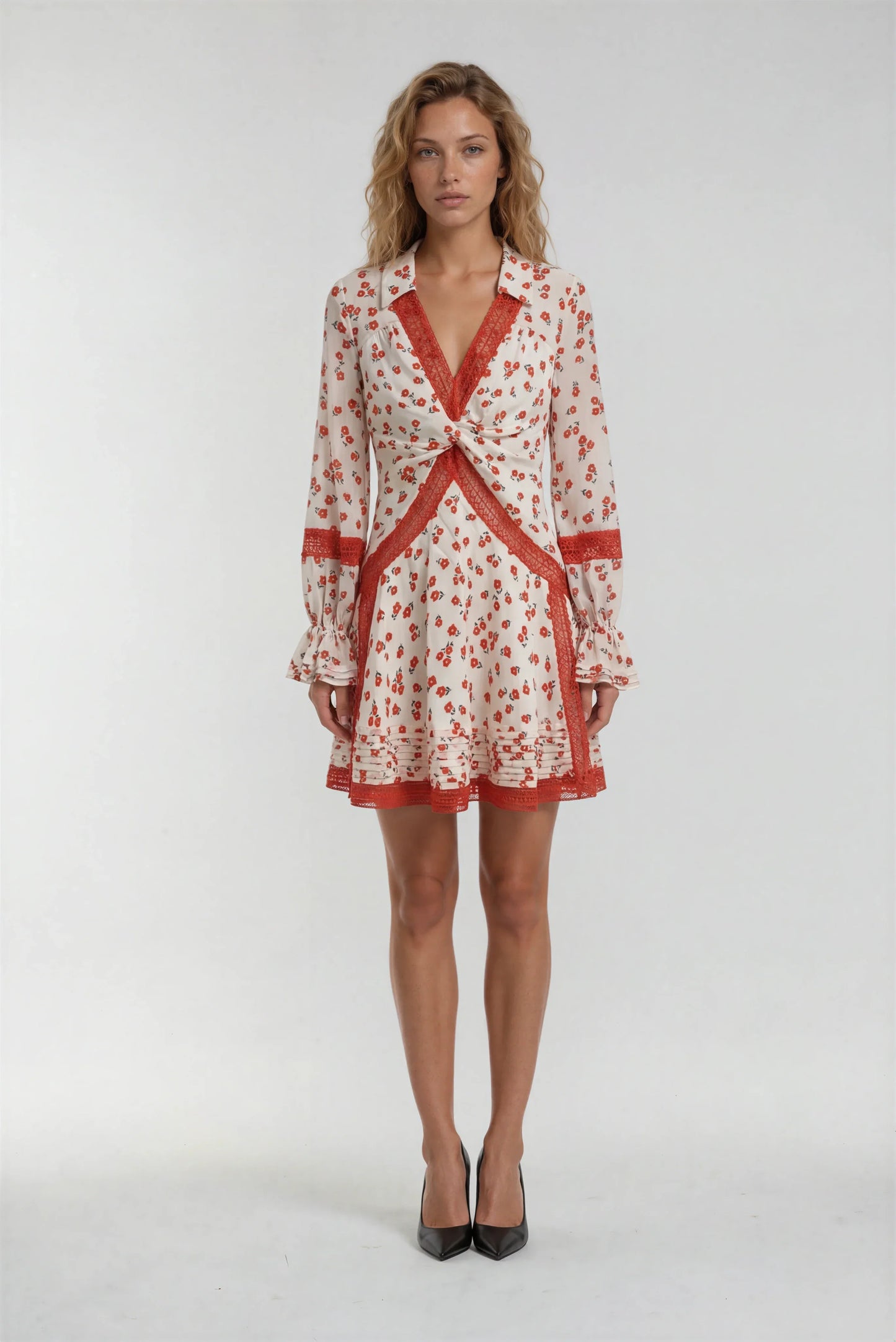 Dantel Detaylı Elbise