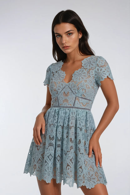 Özel Dantel İşlemeli Beyaz Mavi Mini Elbise