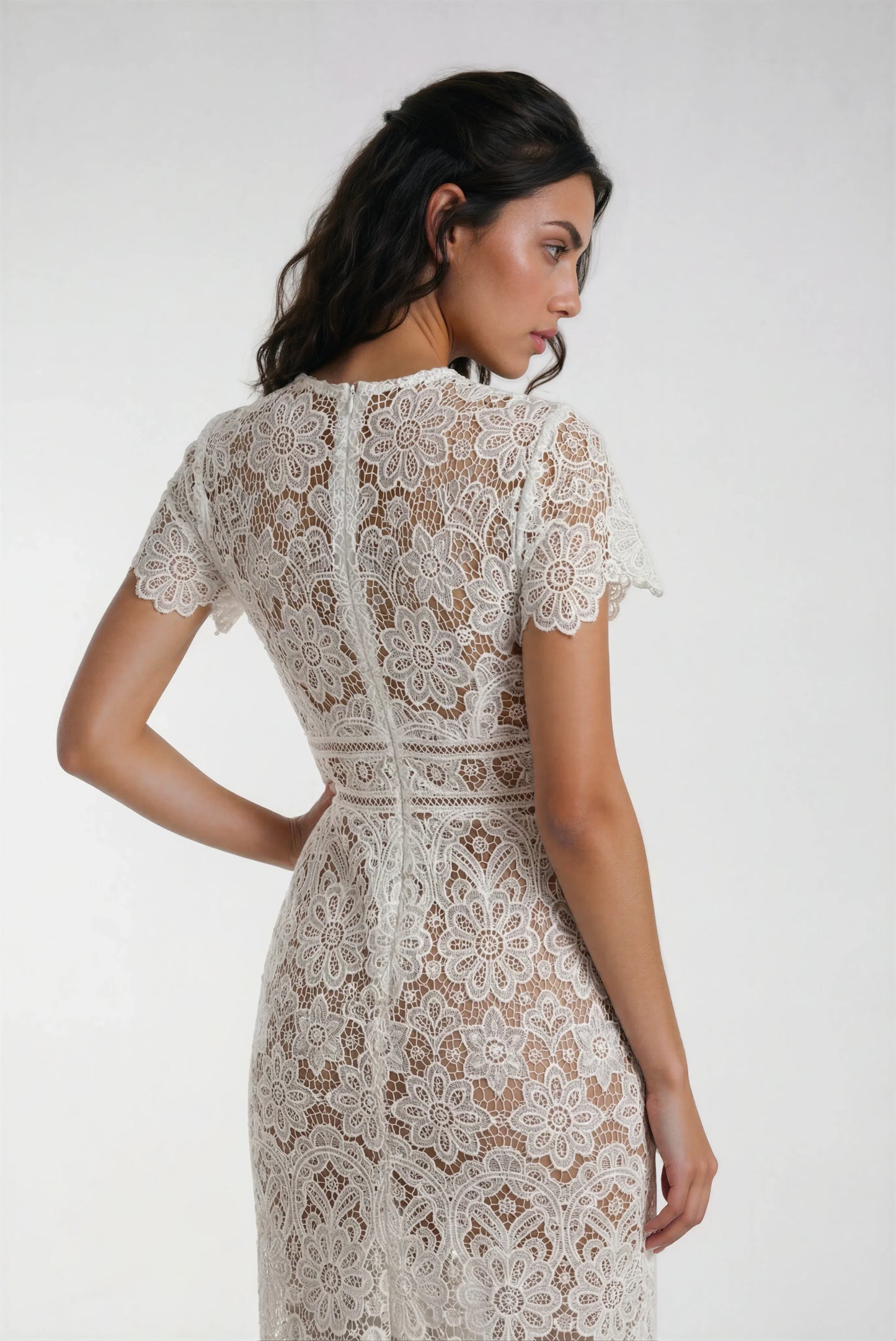 Krem Ortadan Fermuarlı Dantel Elbise