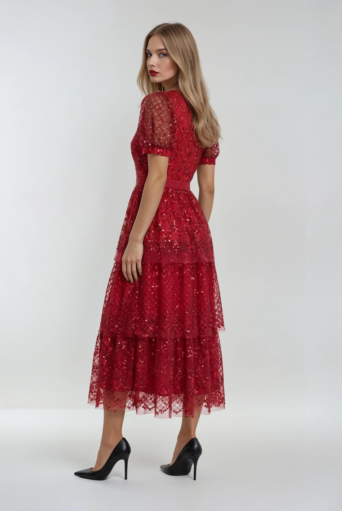 İşlemeli Altın Kırmızı Elbise