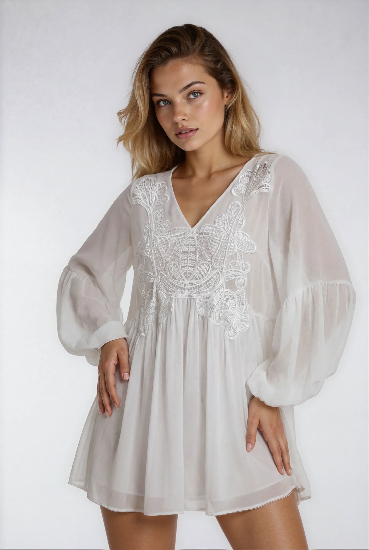 Dantel Askılı Beyaz Elbise
