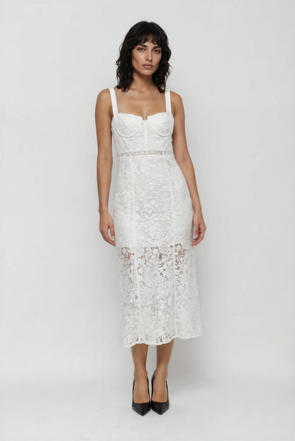 Özel Dantel İşlemeli Beyaz Elbise