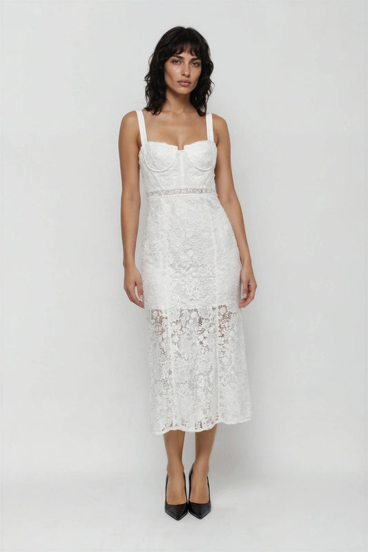 Özel Dantel İşlemeli Beyaz Elbise