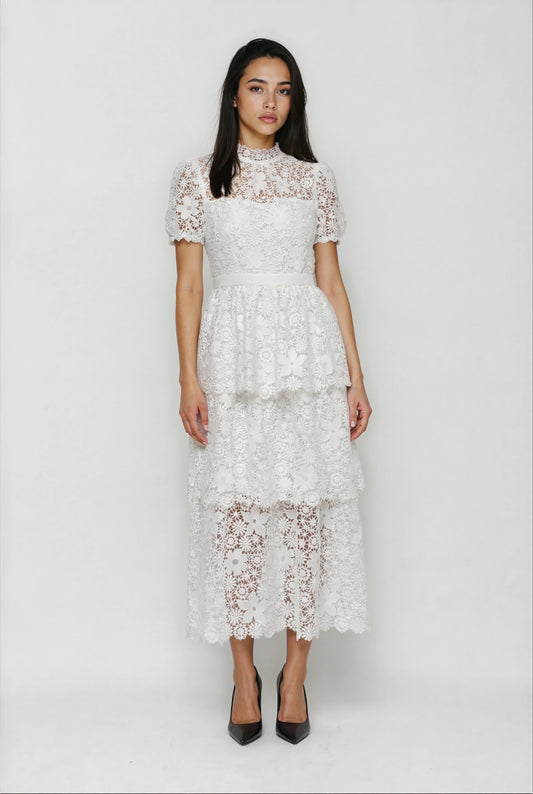 Ağır Dantel Süslemeli Beyaz Elbise