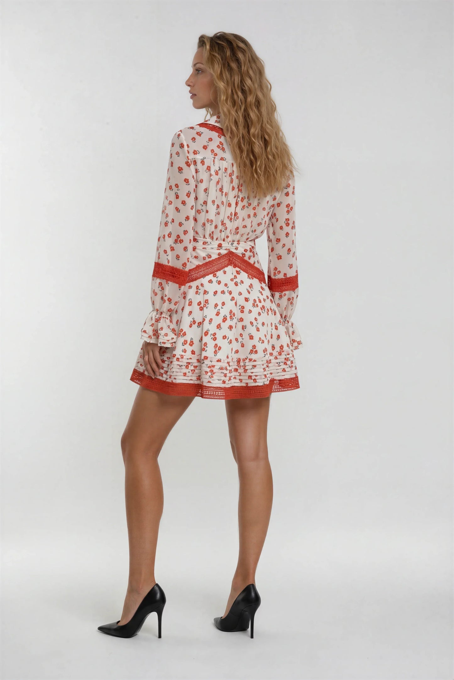 Dantel Detaylı Elbise