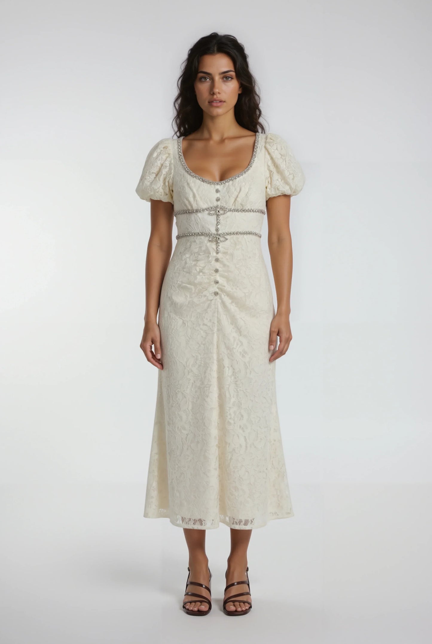 Dantel Süslemeli Krem Rengi Elbise