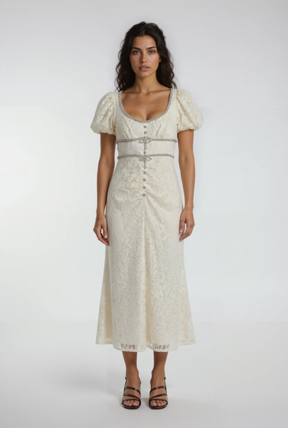 Dantel Süslemeli Krem Rengi Elbise