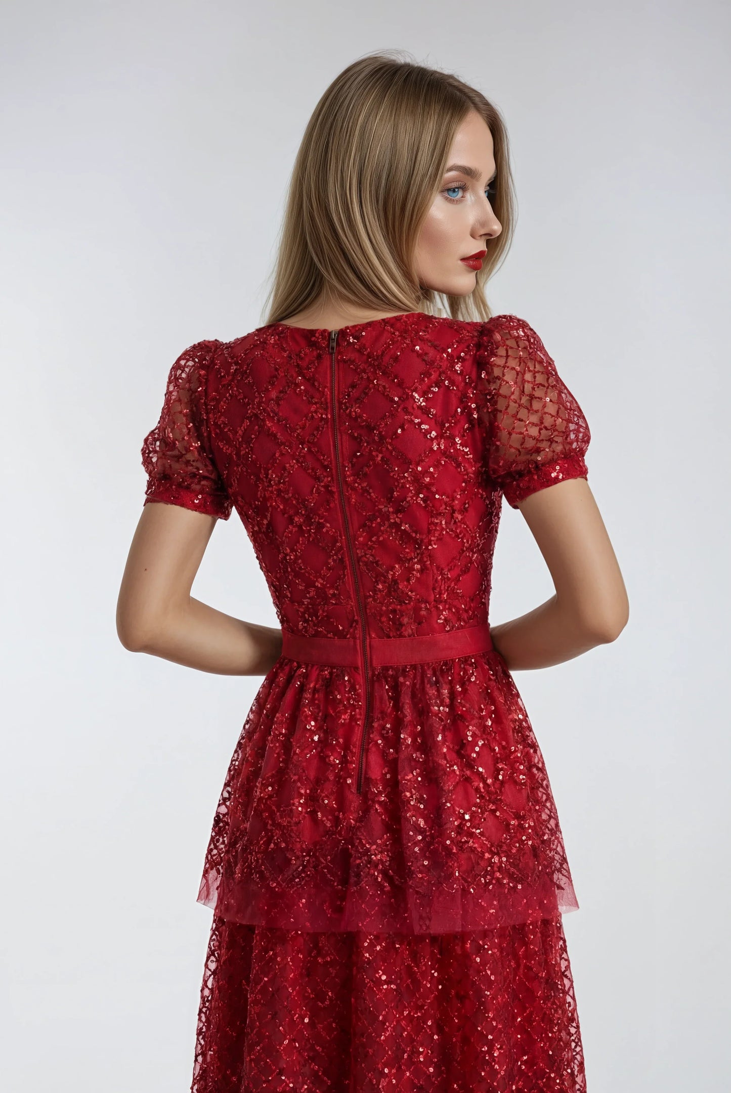 İşlemeli Altın Kırmızı Elbise