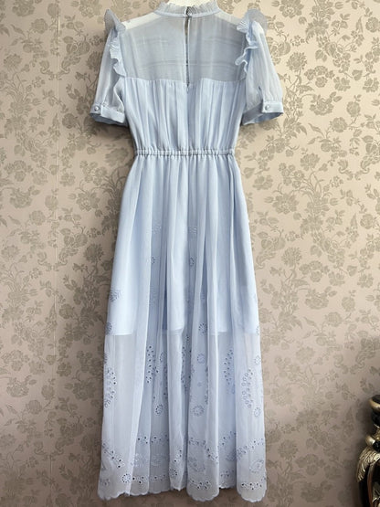 İşlemeli ve Dantel Süslemeli Mavi Elbise