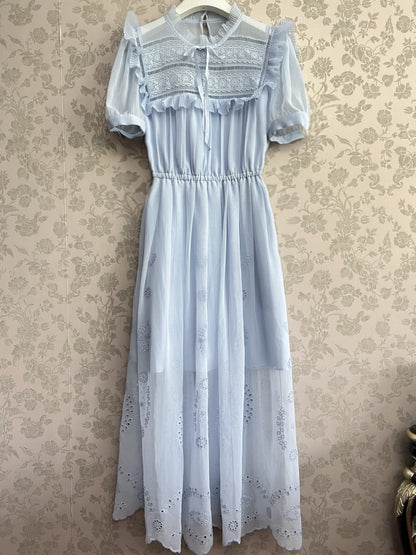 İşlemeli ve Dantel Süslemeli Mavi Elbise