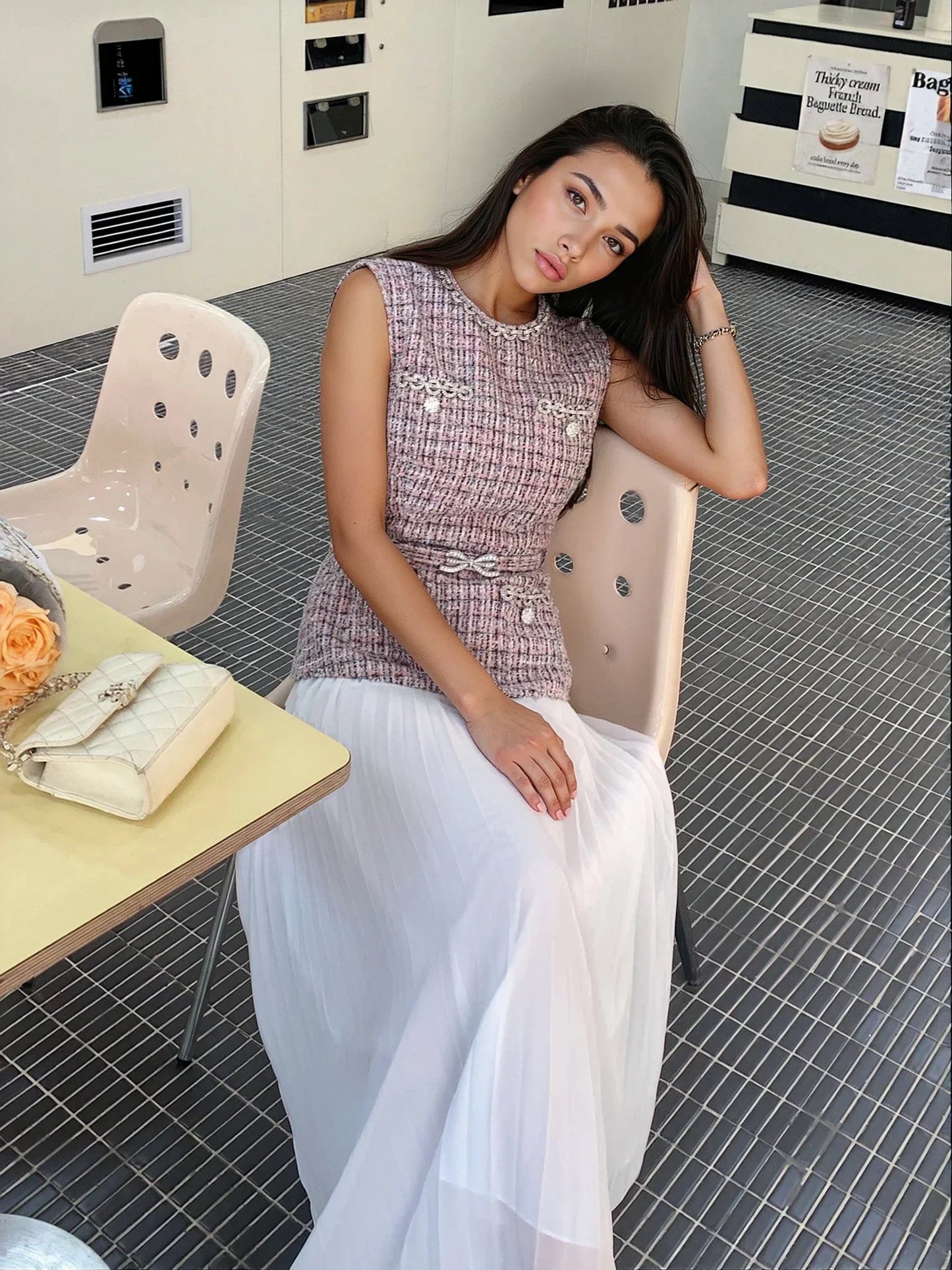 Pembe-Beyaz Tüvit Şifon Elbise