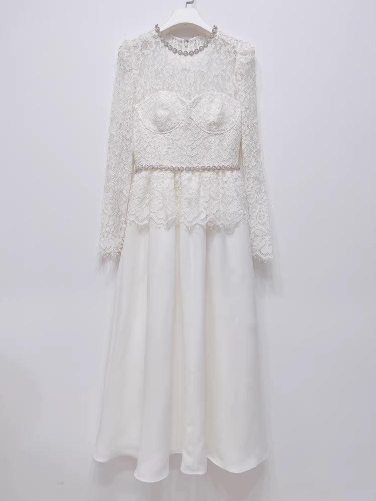 Uzun Kollu Beyaz Dantel Elbise