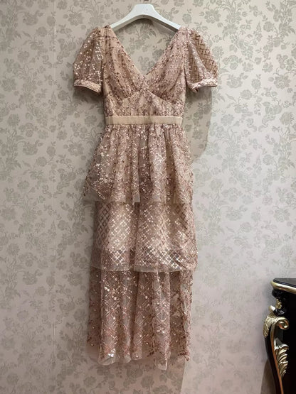 İşlemeli Altın Kırmızı Elbise