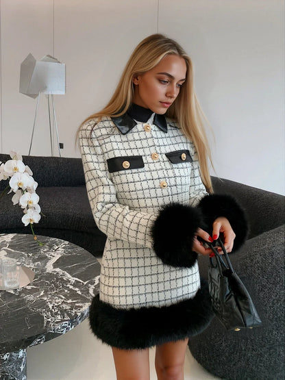 Beyaz Kareli Kürklü Yaka Etek