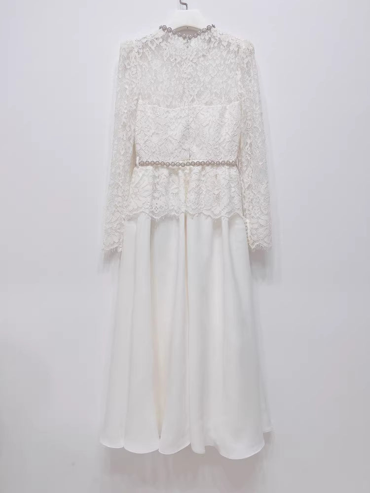 Uzun Kollu Beyaz Dantel Elbise