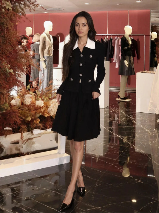 Siyah Yakalı Taş İşlemeli Örme Elbise