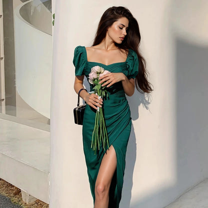 Zümrüt Yeşili & Kırmızı Elbise