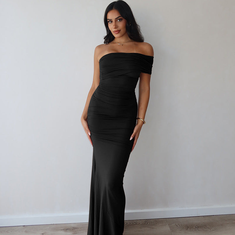 Sırtı Açık Yırtmaçlı İnce Elbise