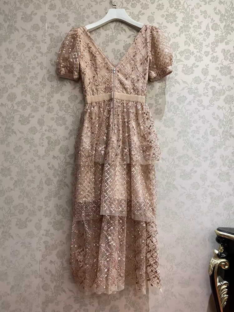 İşlemeli Altın Kırmızı Elbise