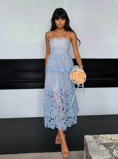 Mavi Lazer Oymalı Elbise