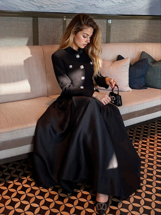 Siyah Tüvit Kumaşlı Uzun Kollu Elbise