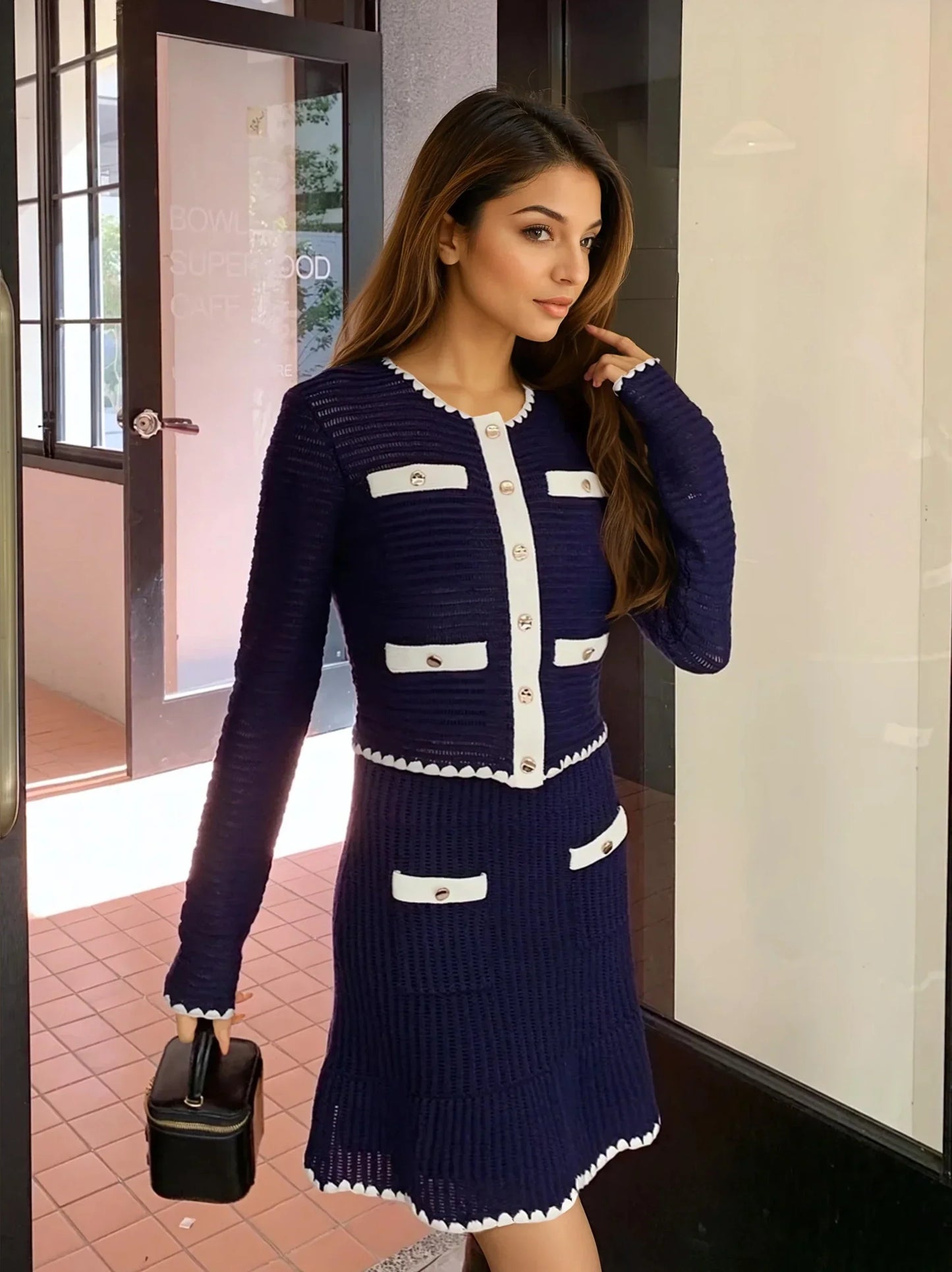 Astarlı & Cep Detaylı Lacivert Etek