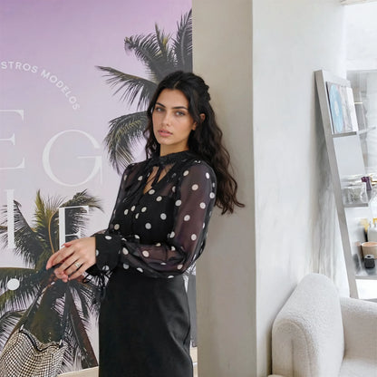 Dantel Süslemeli Siyah Üst